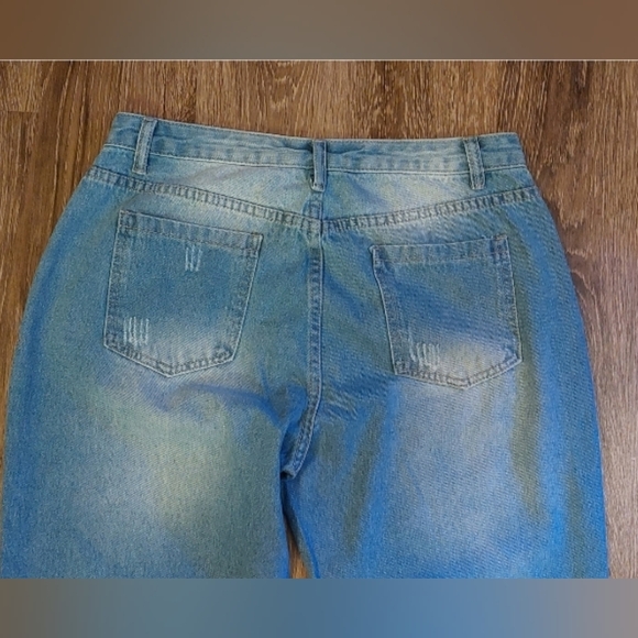 Button Front Straight Leg Medium Wash Distressed Jeans Size 14 Denim High Rise - Picture 7 of 9